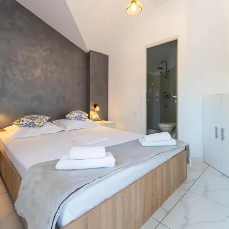 Complex Pria Проживание в семье Доуэ-Май