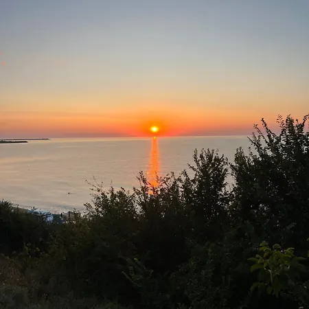 Complex Pria Проживание в семье Доуэ-Май