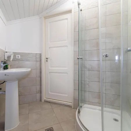 Δωμάτια σε οικογενειακή κατοικία Complex Pria Două Mai